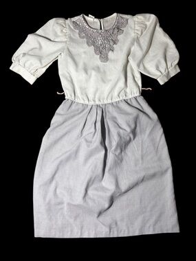 Two-Tone Lace Yoke Dress in White and Light Gray- Late 70’s-Early 80’s